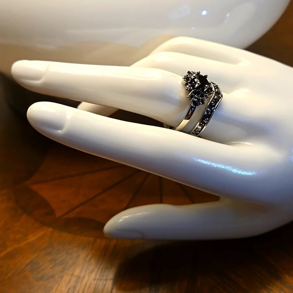 2pcs Retro Gothic Cosmic Stacking Ring Set With Moon And Star Detail Size 9